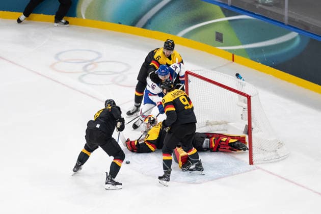 Kai Wissmann (Germany, 6) in action during the Menss Ice hockey, Eishockey group stage game between the United States (USA) and Germany (GER) at the Olympic Winter games, Winterspiele,Spiele, Summer games Milano Cortina 2026 at the Milano Santa Giulia Ice Hockey Arena, Milan, Italy, on February 15, 2026. im Gruppenspiel der Männer im Eishockey zwischen den USA (USA) und Deutschland (GER) bei den Olympischen Winterspielen Milano Cortina 2026 in der Milano Santa Giulia Ice Hockey Arena, Mailand, Italien, am 15. Februar 2026. *** Kai Wissmann Germany, 6 in action during the Mens ice hockey group stage game between the United States USA and Germany GER at the Olympic Winter Games Milano Cortina 2026 at the Milano Santa Giulia Ice Hockey Arena, Milan, Italy, on February 15, 2026 in the Mens ice hockey group stage game between the United States USA and Germany GER at the Olympic Winter Games Milano Cortina 2026 at the Milano Santa Giulia Ice Hockey Arena, Milan, Italy, on February 15, 2026 Copyright: HMBxMedia MarcxNiemeyer
