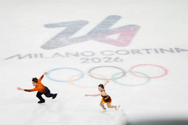 NAGAOKA Yuna MORIGUCHI Sumitada competing for the Olympic Figure skating, Eiskunstlauf Pair Skating, Short Program for the Milano Cortina 2026 Winter Olympics, in Milan (Italy) February 15, 2026 (Photo Claudio Furlan LaPresse)  Copyright: xClaudioxFurlan LaPressex