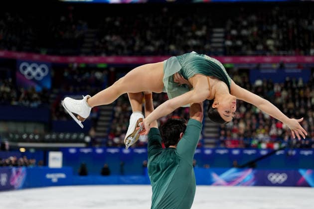 VAIPAN-LAW Anastasia DIGBY Luke competing for the Olympic Figure skating, Eiskunstlauf Pair Skating, Short Program for the Milano Cortina 2026 Winter Olympics, in Milan (Italy) February 15, 2026 (Photo Claudio Furlan LaPresse)  Copyright: xClaudioxFurlan LaPressex