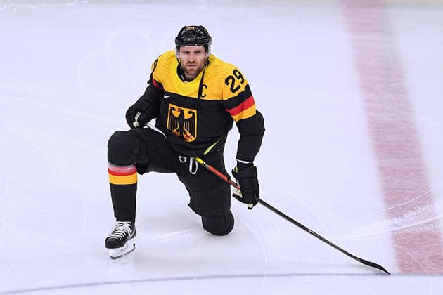 DRAISAITL Leon Team GER Eishockey Vorrunde Spiel USA - Deutschland Olympics - Olympische Winterspiele 2026 Mailand - Cortina 06 - 22 Februar 2026 in Italien am 15.02.2026 in Mailand *** DRAISAITL Leon Team GER Ice Hockey Preliminary Round Match USA Germany Olympics Olympic Winter Games 2026 Milan Cortina 06 February 22, 2026 in Italy on February 15, 2026 in Milan Copyright: xx