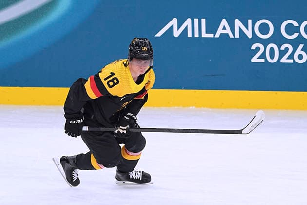 STUETZLE Tim Team GER Eishockey Vorrunde Spiel USA - Deutschland Olympics - Olympische Winterspiele 2026 Mailand - Cortina 06 - 22 Februar 2026 in Italien am 15.02.2026 in Mailand *** STUETZLE Tim Team GER Ice Hockey Preliminary Round Match USA Germany Olympics Olympic Winter Games 2026 Milan Cortina 06 February 22, 2026 in Italy on February 15, 2026 in Milan Copyright: xx