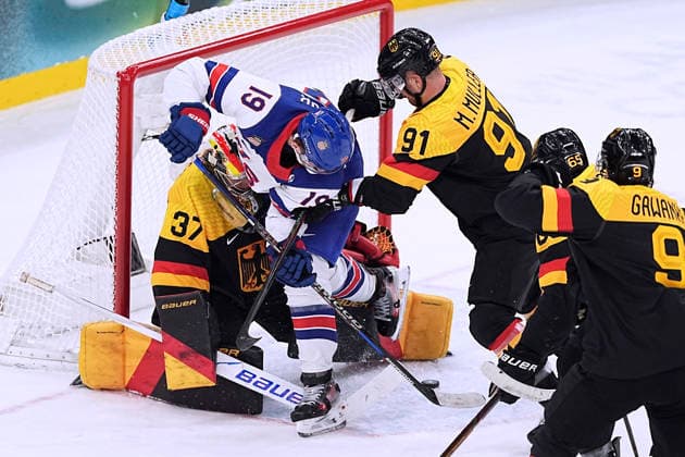 FRANZREB Maximilian Torwart Team GER Eishockey Vorrunde Spiel USA - Deutschland Olympics - Olympische Winterspiele 2026 Mailand - Cortina 06 - 22 Februar 2026 in Italien am 15.02.2026 in Mailand *** FRANZREB Maximilian Goalkeeper Team GER Ice Hockey Preliminary Round Match USA Germany Olympics Olympic Winter Games 2026 Milan Cortina 06 February 22, 2026 in Italy on February 15, 2026 in Milan Copyright: xx