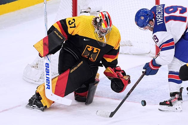 FRANZREB Maximilian Torwart Team GER Eishockey Vorrunde Spiel USA - Deutschland Olympics - Olympische Winterspiele 2026 Mailand - Cortina 06 - 22 Februar 2026 in Italien am 15.02.2026 in Mailand *** FRANZREB Maximilian Goalkeeper Team GER Ice Hockey Preliminary Round Match USA Germany Olympics Olympic Winter Games 2026 Milan Cortina 06 February 22, 2026 in Italy on February 15, 2026 in Milan Copyright: xx