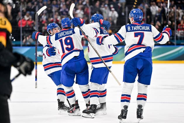 15 02 2026, Milano, Santa Giulia Ice hockey, Eishockey Arena, Winter Olympics: USA - Germany (Ice Hockey), Matthew Tkachuk of United States, Jack Eichel of United States and Brady Tkachuk of United States celebrate a goal Milano Santa Giulia Ice Hockey Arena Lombardy Italy *** 15 02 2026, Milano, Santa Giulia Ice Hockey Arena, Winter Olympics USA Germany Ice Hockey , Matthew Tkachuk of United States, Jack Eichel of United States and Brady Tkachuk of United States celebrate a goal Milano Santa Giulia Ice Hockey Arena Lombardy Italy Copyright: xJustPictures.ch AndreaxBrancax jp-en-AnBr-AB-AAB_762115022026