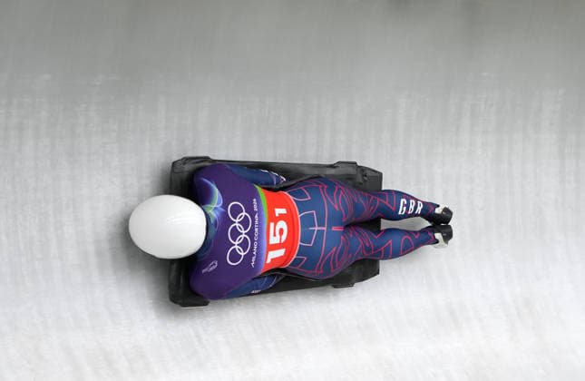 (260215) -- CORTINA D AMPEZZO, Feb. 15, 2026 -- Tabitha Stoecker of Britain competes during the skeleton mixed team event at the Milan-Cortina 2026 Olympic Winter games, Winterspiele,Spiele, Summer games in Cortina, Italy, Feb. 15, 2026. ) (MICO2026)ITALY-CORTINA D AMPEZZO-OLYMPIC WINTER GAMES-SKELETON MIXED TEAM LixGang 