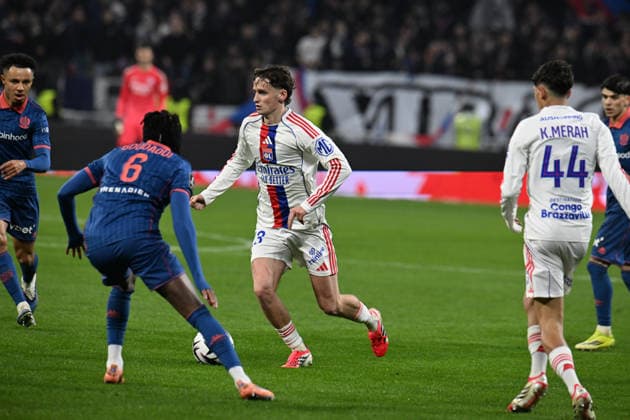 Football : Olympique Lyonnais v OGC Nice - Ligue 1 - 15 02 2026 Tyler MORTON of Lyon during the French league 1 match between Olympique Lyonnais and OGC Nice at Groupama Stadium Decines Charpieu Lyon France on February 15, 2026 LYONFrance  Copyright: xMouradxAllilix
