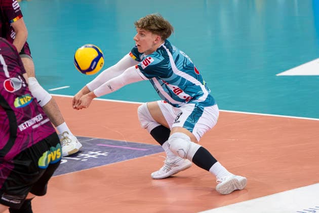 1.Volleyball Bundesliga -Saison 2025 2026 Cerebricks Volley Goats Mitteldeutschland vs. Netzhoppers KW Halle, Deutschland 15. Februar 2026: Im Bild:Tim Türpe Tuerpe (Netzhoppers) Halle Saale swh.Arena Sachsen-Anhalt Deutschland