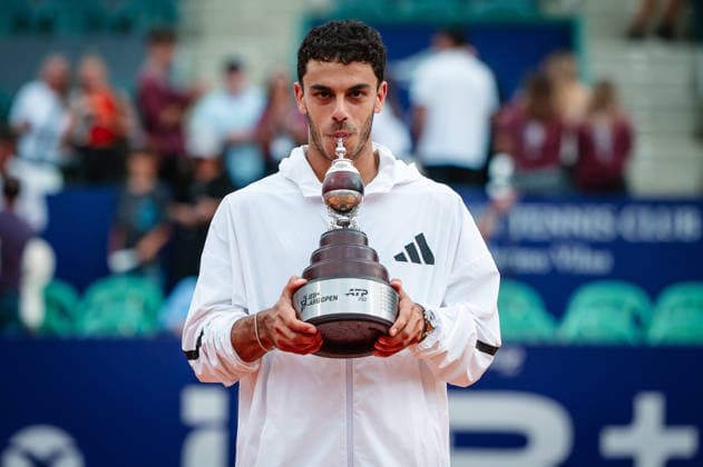 ATP, Tennis Herren Argentina Open 2026 BUENOS AIRES, AR - 15.02.2026: ATP ARGENTINA OPEN 2026 - Buenos Aires, Argentina. February 15, 2026. Francisco Cerundolo (ARG) celebrates winning the Argentina Open 2026 title. (Photo: Lucas Mangi Fotoarena) x2886804x  LucasxMangi