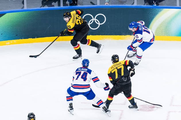 MILANO, ITALY - FEBRUARY 15: Leon Draisaitl (Germany, 29) controls the puck during the Ice hockey, Eishockey Men United States of America vs Germany - Preliminary Round - Group C at the Milano Cortina 2026 Olympics at Milano Santagiulia Ice Hockey Arena on day 9 of the Milano Cortina 2026 Olympics on February 15, 2026 in Milano, Italy. Editorial use only. Italy Copyright: xSteffiexWunderlx