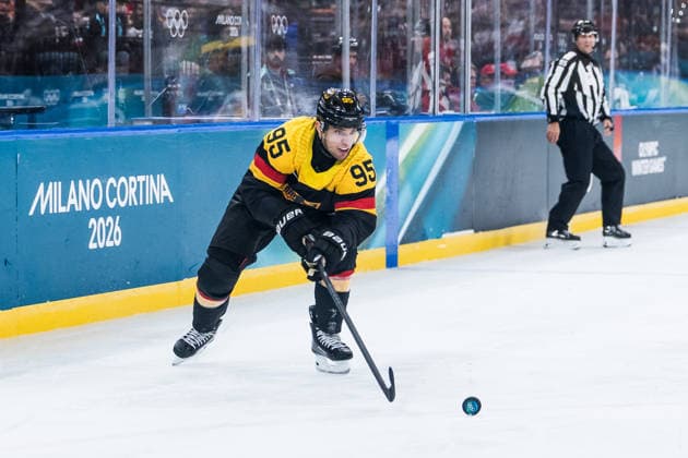 MILANO, ITALY - FEBRUARY 15: Frederik Tiffels (Germany, 95) controls the puck during the Ice hockey, Eishockey Men United States of America vs Germany - Preliminary Round - Group C at the Milano Cortina 2026 Olympics at Milano Santagiulia Ice Hockey Arena on day 9 of the Milano Cortina 2026 Olympics on February 15, 2026 in Milano, Italy. Editorial use only. Italy Copyright: xSteffiexWunderlx
