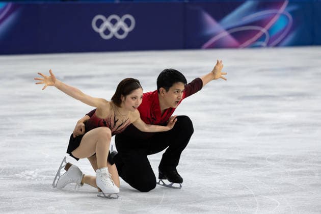 February 15, 2026, Milano, Lombardy, Italy: Riku Miura of Japan and Ryuichi Kihara of Japan currently in 5th place perform in Ice Skating Pairs Short Program during the 2026 Winter Olympics at the Milano Ice Skating Arena on Sunday in Milano. Olympics 2026: Milano Cortina: Figure skating, Eiskunstlauf Pairs  - ZUMAj89_ 20260215_oly_j89_067 Copyright: xPaulxKitagakixJr.x