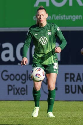 15.02.2026, xgrfx, Fussball Google Pixel Frauen-Bundesliga, VfL Wolfsburg - SGS Essen v.l. Sarai Linder (VfL Wolfsburg) (DFL DFB REGULATIONS PROHIBIT ANY USE OF PHOTOGRAPHS as IMAGE SEQUENCES and or QUASI-VIDEO) Wolfsburg
