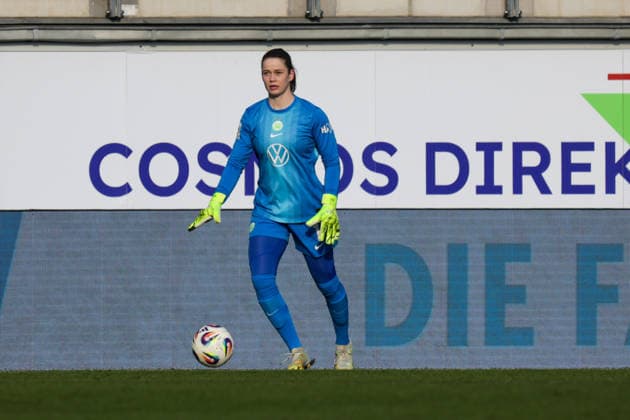 15.02.2026, xgrfx, Fussball Google Pixel Frauen-Bundesliga, VfL Wolfsburg - SGS Essen v.l. Stina Johannes (VfL Wolfsburg) (DFL DFB REGULATIONS PROHIBIT ANY USE OF PHOTOGRAPHS as IMAGE SEQUENCES and or QUASI-VIDEO) Wolfsburg