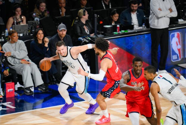 NBA, Basketball Herren, USA All Star 2026: USA Stars vs World Team LOS ANGELES, CA - FEB 15: Luka Doncic, Victor Wembanyama (1) of World and Jalen Johnson (1), Jalen Duren of USA Stars are in action during the game of NBA All Star 2026 between USA Stars and World team at Intuit Dome, Inglewood, Los Angeles, California, United States on February 15, 2026. Tayfun Coskun Anadolu California United States. Editorial use only. Please get in touch for any other usage. Copyright: x2026xAnadoluxTayfunxCoskunx