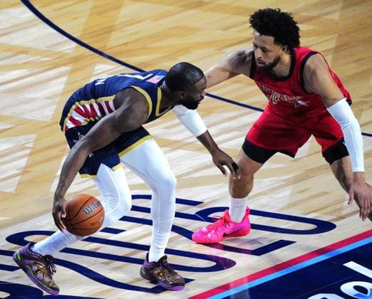 (260216) -- LOS ANGELES, Feb. 16, 2026 -- Team USA Stripes Brown (L) competes during the NBA, Basketball Herren, USA All Star Game between Team USA Stripes and Team USA Stars in Los Angeles, the United States, Feb. 15, 2026. ) (SP)U.S.-LOS ANGELES-BASKETBALL-NBA-ALL STAR GAME WuxXiaoling 