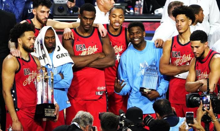 (260216) -- LOS ANGELES, Feb. 16, 2026 -- Team USA Stars pose with their trophies after the NBA, Basketball Herren, USA All Star Game between Team USA Stripes and Team USA Stars in Los Angeles, the United States, Feb. 15, 2026. ) (SP)U.S.-LOS ANGELES-BASKETBALL-NBA-ALL STAR GAME WuxXiaoling 