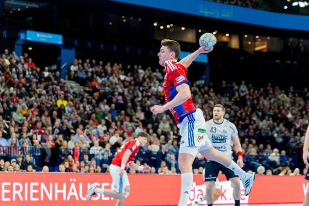 RECORD DATE NOT STATED Szene mit Nicolaj Jörgensen (11; HSV Hamburg) und Blaz Blagotinsek (43; SG Flensburg Handewitt) Szene mit Nicolaj Jörgensen (11; HSV Hamburg) und Blaz Blagotinsek (43; SG Flensburg Handewitt) Copyright: xPhilippHeistx