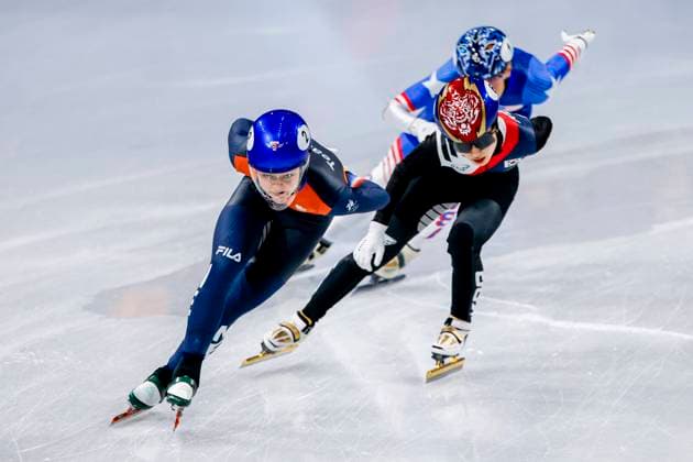 Xandra Velzeboer of the Netherlandsand Kristen Santos-Griswold of United States of America and Gilli Kim of Republic of Korea Women s 1000m Quarterfinals, Milano Cortina 2026 Winter Olympics: Day 10, Short Track Speed skating, Eisschnelllauf - Milano Cortina 2026 Winter Olympics: Day 10, Milano Speed Skating Stadium, February 16, 2026, Milan, Italy.