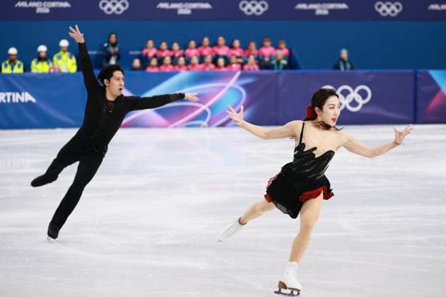 MILAN, ITALY - FEBRUARY 15: Sui Wenjing and Han Cong of Team China compete in Pair Skating - Short Program on day nine of the Milano Cortina 2026 Winter Olympics at Milano Ice Skating Arena on February 15, 2026 in Milan, Italy.  Copyright: xCHINASPORTSx 111621691778