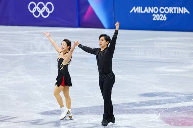 MILAN, ITALY - FEBRUARY 15: Sui Wenjing and Han Cong of Team China compete in Pair Skating - Short Program on day nine of the Milano Cortina 2026 Winter Olympics at Milano Ice Skating Arena on February 15, 2026 in Milan, Italy.  Copyright: xChinaxNewsxServicex 111621726790