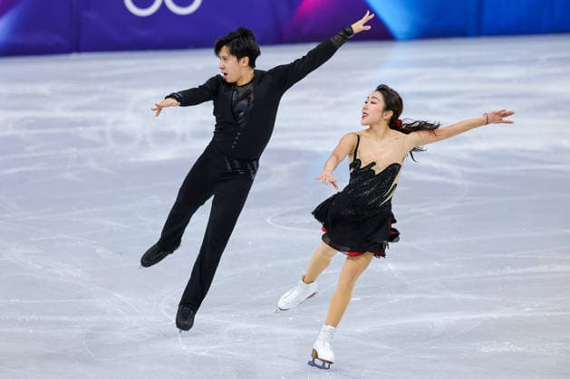 MILAN, ITALY - FEBRUARY 15: Sui Wenjing and Han Cong of Team China compete in Pair Skating - Short Program on day nine of the Milano Cortina 2026 Winter Olympics at Milano Ice Skating Arena on February 15, 2026 in Milan, Italy.  Copyright: xChinaxNewsxServicex 111621725819
