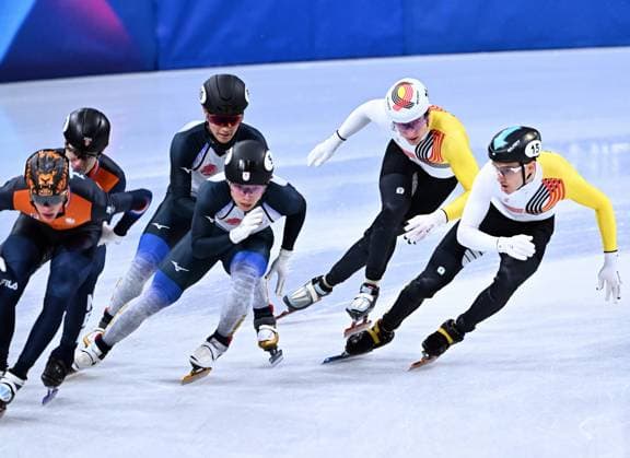 Belgian shorttrack skater Ward Petre and Belgian shorttrack skater Stijn Desmet pictured in action during the semifinals of the men s 5000m Relay Short Track Speed skating, Eisschnelllauf at the Milano Cortina 2026 Olympic Winter games, Winterspiele,Spiele, Summer games on Monday 16 February 2026 in Milan, Italy. The XXV Winter Olympics take place from 6 to 22 February 2026 in Italy. JASPERxJACOBS  x163817050x
