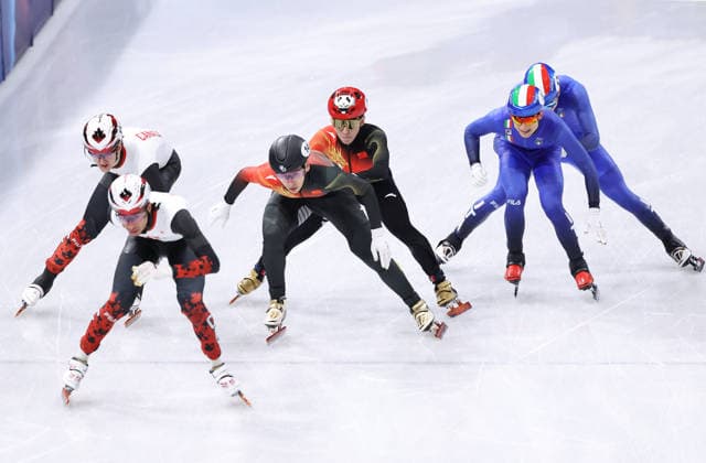 (260216) -- MILAN, Feb. 16, 2026 -- Liu Shaoang (C, front) and Lin Xiaojun (C, rear) of China compete during the short track Speed skating, Eisschnelllauf men s 5000m relay semifinal at the Milan-Cortina 2026 Olympic Winter games, Winterspiele,Spiele, Summer games in Milan, Italy, Feb. 16, 2026. ) (MICO2026)ITALY-MILAN-OLYMPIC WINTER GAMES-SHORT TRACK SPEED SKATING-MEN S 5000M RELAY-SEMIFINALS ChenxYichen 