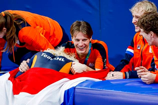 Jens van t Wout of the Netherlands celebrates with winner Xandra Velzeboer of the Netherlands after Women s 1000m Finals, Milano Cortina 2026 Winter Olympics: Day 10, Short Track Speed skating, Eisschnelllauf - Milano Cortina 2026 Winter Olympics: Day 10, Milano Speed Skating Stadium, February 16, 2026, Milan, Italy.