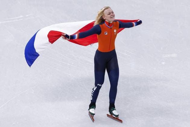 MILAN , 16-02-2026 , Milano Ice Skating Arena , season 2025 2026 , Olympic Winter games, Winterspiele,Spiele, Summer games 2026 - Short Track 16-02, Picture shows 1000m ladies Xandra Velzeboer celebrating the gold medal Olympic Winter Games 2026 - Short Track 16-02  x201659259x Copyright: