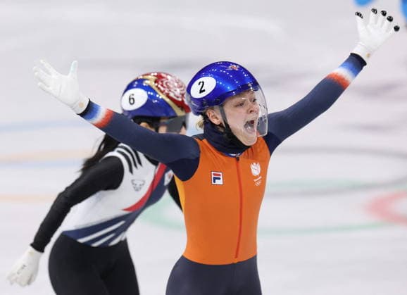 Winter Olympics - Short Track Speed skating, Eisschnelllauf Women s 1000m Final Xandra Velzeboer of the Netherlands celebrates after winning the women s short track speed skating 1000m final A, claiming a gold medal, at the Milano Cortina 2026 Olympic Winter games, Winterspiele,Spiele, Summer games at the Milano Ice Skating Arena in Italy on February 16, 2026. Photo by Alexis Jumeau ABACAPRESS.COM Milan Italy  Copyright: xJumeauxAlexis ABACAx