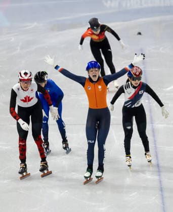 February 16, 2026, Milano, Lombardy, Italy: Xandra Velzeboer (2) of the Netherlands wins the gold medal ahead of Courtney Sarault (14) of Canada andGilli Kim (6) of the Republic of Korea in Short Track Speed skating, Eisschnelllauf Women 1000m Final A during the 2026 Winter Olympics at the Milano Ice Skating Arena on Monday in Milano. Olympics 2026: Milano Cortina: Short Track Speed Skating Women s  - ZUMAj89_ 20260216_oly_j89_014 Copyright: xPaulxKitagakixJr.x