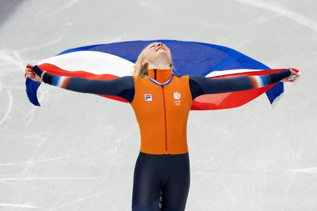 February 16, 2026, Milano, Lombardy, Italy: Xandra Velzeboer (2) of the Netherlands celebrates after winning the gold medal in Short Track Speed skating, Eisschnelllauf Women 1000m Final A during the 2026 Winter Olympics at the Milano Ice Skating Arena on Monday in Milano. Milano Italy - ZUMAj89_ 20260216_oly_j89_023 Copyright: xPaulxKitagakixJr.x