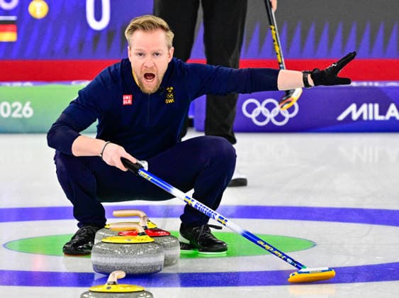 CORTINA, ITALIEN 20260216 Lag Edin med Niklas Edin under herrarnas gruppspelsmatch, omgang 8, mellan Sverige och Tyskland i OS-curlingen i Cortina. *** Bilden ingar i SPORTPAKET. För övriga BETALBILD *** CORTINA ITALIEN x10030x *** CORTINA, ITALY 20260216 Team Edin with Niklas Edin during the mens group stage match, round 8, between Sweden and Germany in the Olympic curling in Cortina Picture in SPORTPAKET For others PAYPICTURE CORTINA ITALY x10030x  Copyright: xJonasxEkströmer TTx OS 2026 CURLING HERRAR SVERIGE-TYSKLAND