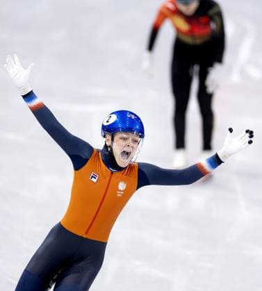MILAN - Xandra Velzeboer during the 1000-meter short track Speed skating, Eisschnelllauf final at the Milan Ice Skating Area at the Milan Winter Olympics. ROBIN VAN LONKHUIJSEN ANP xVIxANPxSportx xxANPxIVx 550887610 originalFilename: 550887610.jpg