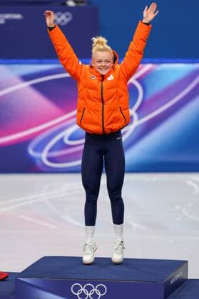 Olympiasiegerin Xandra Velzeboer (NED) Short Track Speed skating, Eisschnelllauf am 16.02.2026 - Frauen 1000m Finale bei den Olympischen Winterspielen Mailand (Milano Cortina) in Mailand, Italien. Mailand Milano Ice Skating Arena Lombardei Italien *** Olympic Champion Xandra Velzeboer NED Short Track Speed Skating on 16 02 2026 Women 1000m Final at the Olympic Winter Games Milan Milano Cortina in Milan, Italy Milan Milano Ice Skating Arena Lombardy Italy