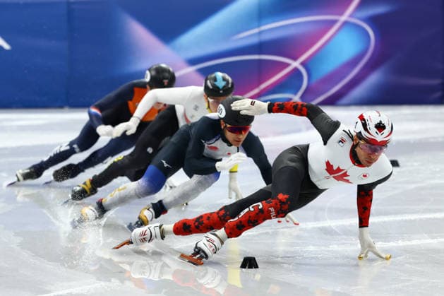 February 16, 2026, Milan, Lombardy, Italy: WILLIAM DANDJINOU of Canada in the Men s 500m Heats of the Short Track Speed skating, Eisschnelllauf at the Milano Cortina 2026 Winter Olympic Games, Olympische Spiele, Olympia, OS Milan Italy - ZUMAc179 20260216_oly_c179_100 Copyright: xMickaelxChavetx