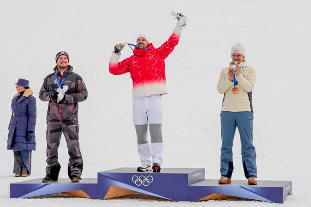 Winter Olympics in Milan Cortina 2026 Bormio, Italy 20260216. Fabio Gstrein from Austria, Loic Meillard from Switzerland and Henrik Kristoffersen from Norway on the podium after the second round of the men s slalom in Bormio during the Milan Cortina 2026 Winter Olympics. Photo: Cornelius Poppe NTB Bormio Italy EDITORIAL USE ONLY. RESTRICTED USE FOR BETTING COMPANIES Ref:_SPOIy94C7pb7r8.jpg *** Winter Olympics in Milan Cortina 2026 Bormio, Italy 20260216 Fabio Gstrein from Austria, Loic Meillard from Switzerland and Henrik Kristoffersen from Norway on the podium after the second round of the men s slalom in Bormio during the Milan Cortina 2026 Winter Olympics Photo Cornelius Poppe NTB Bormio Italy EDITORIAL USE ONLY RESTRICTED USE FOR BETTING COMPANIES  Copyright: xCorneliusxPoppex xNTBx