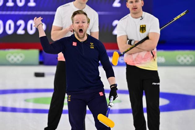 CORTINA, ITALY 20260216 Sweden s Niklas Edin during the men s group stage match, round 8, between Sweden and Germany in the Olympic curling in Cortina. *** The image is included in the SPORTS PACKAGE. For others PAYMENT IMAGE *** CORTINA ITALY x10030x *** CORTINA, ITALY 20260216 Sweden s Niklas Edin during the men s group stage match, round 8, between Sweden and Germany in the Olympic curling in Cortina The image is included in the SPORTS PACKAGE For others PAYMENT IMAGE CORTINA ITALY x10030x  Copyright: xJonasxEkströmer TTx 2026 OLYMPICS MEN S CURLING SWEDEN-GERMANY