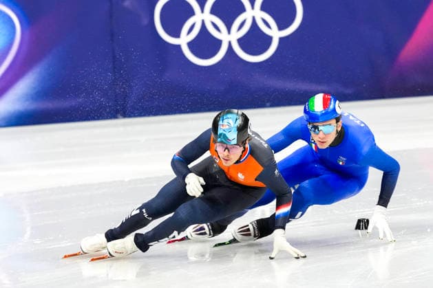 2026-02-16 - Milano Cortina 2026 Winter Olympics MILAN, ITALY - FEBRUARY 16: Melle van t Wout of Netherlands, Thomas Nadalini of Italy performing on the Short Track Speed skating, Eisschnelllauf of the Milano Cortina 2026 Winter Olympics at the Milano Ice Skating Arena on February 16, 2026 in Milan, Italy Milan Milano Ice Skating Arena Italy Content not available for redistribution in The Netherlands directly or indirectly through any third parties. Copyright: xAndrexWeeningx