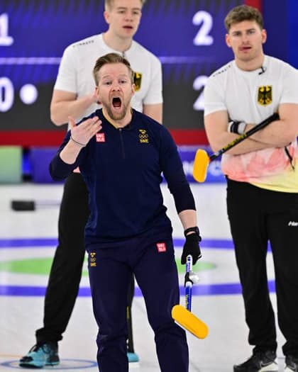 CORTINA, ITALY 20260216 Sweden s Niklas Edin during the men s group stage match, round 8, between Sweden and Germany in the Olympic curling in Cortina. *** The image is included in the SPORTS PACKAGE. For others PAYMENT IMAGE *** CORTINA ITALY x10030x *** CORTINA, ITALY 20260216 Sweden s Niklas Edin during the men s group stage match, round 8, between Sweden and Germany in the Olympic curling in Cortina The image is included in the SPORTS PACKAGE For others PAYMENT IMAGE CORTINA ITALY x10030x  Copyright: xJonasxEkströmer TTx 2026 OLYMPICS MEN S CURLING SWEDEN-GERMANY
