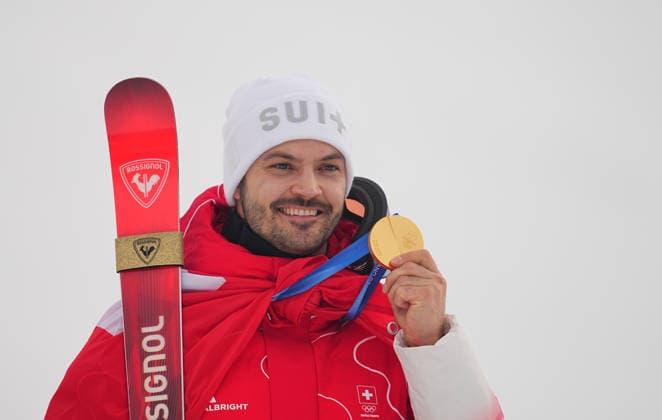 February 16, 2026, Bormio, Aarhus, Italy: LOIC MEILLARD from Switzerland celebrates winning gold during the Men s Slalom Final, Milano Cortina 2026 Winter Olympic Games, Olympische Spiele, Olympia, OS at Stelvio Alpine Skiing Centre. Bormio Italy - ZUMAp228 20260216_zsp_p228_101 Copyright: xUlrikxPedersenx