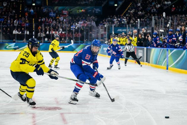 260216 Lina Ljungblom of Sweden and Hilary Knight of USA in the women s Ice hockey, Eishockey semifinal between USA and Sweden during day 10 of the 2026 Winter Olympics on February 16, 2026 in Milan. Photo: Emma Wallskog BILDBYRAN kod EW EW0638 ishockey ice hockey Olympic Games, Olympische Spiele, Olympia, OS olympics winter olympics os ol olympiska spel vinter-os olympiske leker milano cortina 2026 milan cortina 2026 milano cortina 2026 olympic games milano cortina 2026 winter olympic games milano cortina-os milano cortina-ol vinter-ol 10 bbeng semifinal sverige sweden dam usa *** 260216 Lina Ljungblom of Sweden and Hilary Knight of USA in the women s ice hockey semifinal between USA and Sweden during day 10 of the 2026 Winter Olympics on February 16, 2026 in Milan Photo Emma Wallskog BILDBYRAN kod EW EW0638 ishockey ice hockey olympic games olympics winter olympics os ol olympiska spel vinter os olympiske leker milano cortina 2026 milan cortina 2026 milano cortina 2026 olympic games milano cortina 2026 winter olympic games milano cortina os milano cortina ol vinter ol 10 bbeng semifinal sverige sweden dam usa  Copyright: EMMAxWALLSKOG BB260216EW011