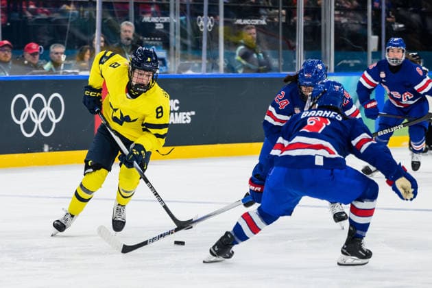 260216 Hilda Svensson of Sweden and Joy Dunne of USA in the women s Ice hockey, Eishockey semifinal between USA and Sweden during day 10 of the 2026 Winter Olympics on February 16, 2026 in Milan. Photo: Emma Wallskog BILDBYRAN kod EW EW0638 ishockey ice hockey Olympic Games, Olympische Spiele, Olympia, OS olympics winter olympics os ol olympiska spel vinter-os olympiske leker milano cortina 2026 milan cortina 2026 milano cortina 2026 olympic games milano cortina 2026 winter olympic games milano cortina-os milano cortina-ol vinter-ol 10 bbeng semifinal sverige sweden dam usa *** 260216 Hilda Svensson of Sweden and Joy Dunne of USA in the women s ice hockey semifinal between USA and Sweden during day 10 of the 2026 Winter Olympics on February 16, 2026 in Milan Photo Emma Wallskog BILDBYRAN kod EW EW0638 ishockey ice hockey olympic games olympics winter olympics os ol olympiska spel vinter os olympiske leker milano cortina 2026 milan cortina 2026 milano cortina 2026 olympic games milano cortina 2026 winter olympic games milano cortina os milano cortina ol vinter ol 10 bbeng semifinal sverige sweden dam usa  Copyright: EMMAxWALLSKOG BB260216EW015