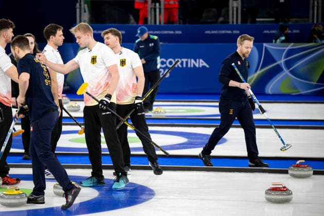 260216 Niklas Edin of Sweden after a a men s round robin curling match between Sweden and Germany during day 10 of the 2026 Winter Olympics on February 16, 2026 in Cortina. Photo: Jon Olav Nesvold BILDBYRAN COP 217 JE0122 curling Olympic Games, Olympische Spiele, Olympia, OS olympics winter olympics os ol olympiska spel vinter-os olympiske leker milano cortina 2026 milan cortina 2026 milano cortina 2026 olympic games milano cortina 2026 winter olympic games milano cortina-os milano cortina-ol vinter-ol 10 bbeng sverige depp *** 260216 Niklas Edin of Sweden after a a men s round robin curling match between Sweden and Germany during day 10 of the 2026 Winter Olympics on February 16, 2026 in Cortina Photo Jon Olav Nesvold BILDBYRAN COP 217 JE0122 curling olympic games olympics winter olympics os ol olympiska spel vinter os olympiske leker milano cortina 2026 milan cortina 2026 milano cortina 2026 olympic games milano cortina 2026 winter olympic games milano cortina os milano cortina ol vinter ol 10 bbeng sverige depp  Copyright: JONxOLAVxNESVOLD BB260216JE042