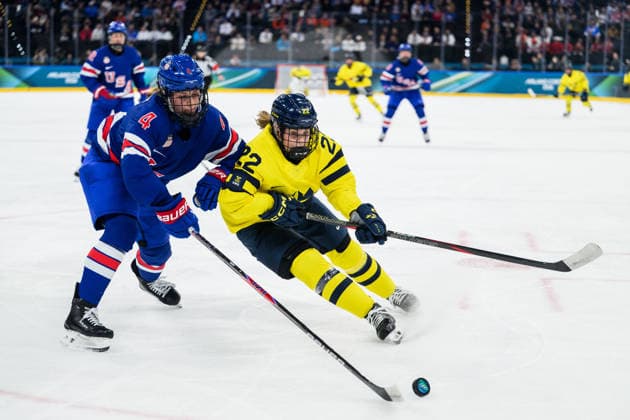 260216 Caroline Harvey of USA and Hanna Thuvik of Sweden in the women s Ice hockey, Eishockey semifinal between USA and Sweden during day 10 of the 2026 Winter Olympics on February 16, 2026 in Milan. Photo: Emma Wallskog BILDBYRAN kod EW EW0638 ishockey ice hockey Olympic Games, Olympische Spiele, Olympia, OS olympics winter olympics os ol olympiska spel vinter-os olympiske leker milano cortina 2026 milan cortina 2026 milano cortina 2026 olympic games milano cortina 2026 winter olympic games milano cortina-os milano cortina-ol vinter-ol 10 bbeng semifinal sverige sweden dam usa *** 260216 Caroline Harvey of USA and Hanna Thuvik of Sweden in the women s ice hockey semifinal between USA and Sweden during day 10 of the 2026 Winter Olympics on February 16, 2026 in Milan Photo Emma Wallskog BILDBYRAN kod EW EW0638 ishockey ice hockey olympic games olympics winter olympics os ol olympiska spel vinter os olympiske leker milano cortina 2026 milan cortina 2026 milano cortina 2026 olympic games milano cortina 2026 winter olympic games milano cortina os milano cortina ol vinter ol 10 bbeng semifinal sverige sweden dam usa  Copyright: EMMAxWALLSKOG BB260216EW026