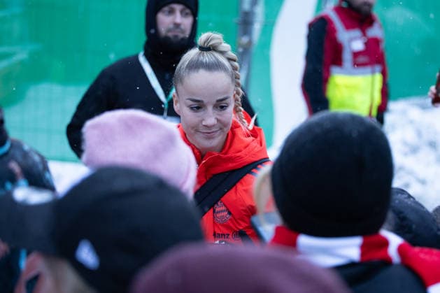 Deutschland: Fußball Google Pixel Frauen-Bundesliga, 18. Spieltag - SV Werder Bremen vs FC Bayern München - Weserstadion Platz 11 (Bremen) Spielabsage wegen Unbespielbarkeit des Platzes, Porträt Porträtfoto Portrat Symbolfoto Giulia Gwinn (Bayern München, 7) Copyright: xAylinxKreutzsteinx