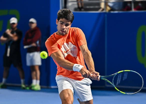 February 16, 2026, Doha, Qatar: Carlos Alcaraz of Spain seen during Day One practice of the ATP, Tennis Herren men™s Qatar Exxon Mobil Open 2026 at the Khalifa International Tennis Complex. Doha Qatar - ZUMAs197 20260216_aaa_s197_150 Copyright: xNoushadxVariyattiyakkalx
