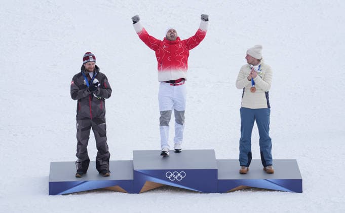 (260216) -- BORMIO, Feb. 16, 2026 -- Gold medalist Loic Meillard (C) of Switzerland, silver medalist Fabio Gstrein (L) of Austria, and bronze medalist Henrik Kristoffersen of Norway attend the awarding ceremony of the alpine skiing men s slalom event at the Milan-Cortina 2026 Olympic Winter games, Winterspiele,Spiele, Summer games in Bormio, Italy, Feb. 16, 2026. ) (MICO2026)ITALY-BORMIO-OLYMPIC WINTER GAMES-ALPINE SKIING-MEN S SLALOM HuxHuhu 
