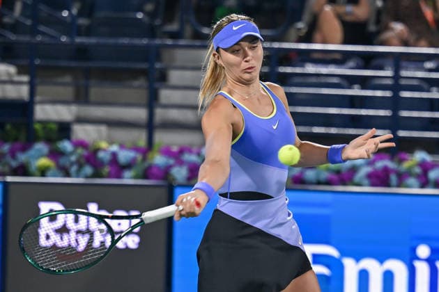 2026 Dubai Duty Free Tennis Championship DUBAI, UNITED ARAB EMIRATES - FEBRUARY 16: Paula Badosa of Spain competes against Katerina Siniakova in the women s singles match of the Dubai Duty Free Tennis Championship at the Dubai Duty Tennis Stadium in Dubai, United Arab Emirates, on February 16, 2026. Waleed Zein Anadolu Dubai United Arab Emirates. Editorial use only. Please get in touch for any other usage.  Copyright: x2026xAnadoluxWaleedxZeinx
