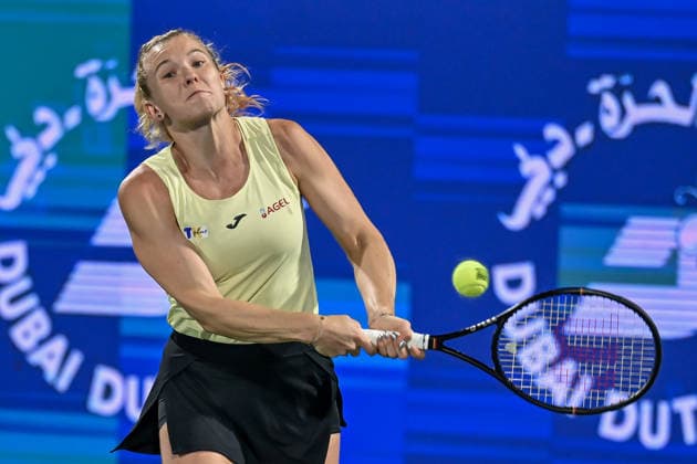 2026 Dubai Duty Free Tennis Championship DUBAI, UNITED ARAB EMIRATES - FEBRUARY 16: Paula Badosa of Spain competes against Katerina Siniakova in the women s singles match of the Dubai Duty Free Tennis Championship at the Dubai Duty Tennis Stadium in Dubai, United Arab Emirates, on February 16, 2026. Waleed Zein Anadolu Dubai United Arab Emirates. Editorial use only. Please get in touch for any other usage.  Copyright: x2026xAnadoluxWaleedxZeinx